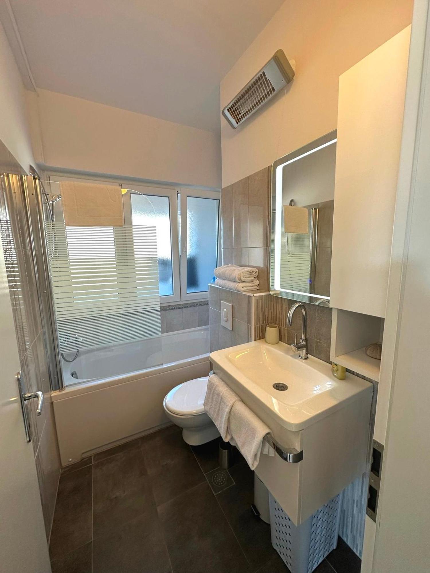 Spacious 3Bdr App In Center "Sunny Bayside" Zára Kültér fotó