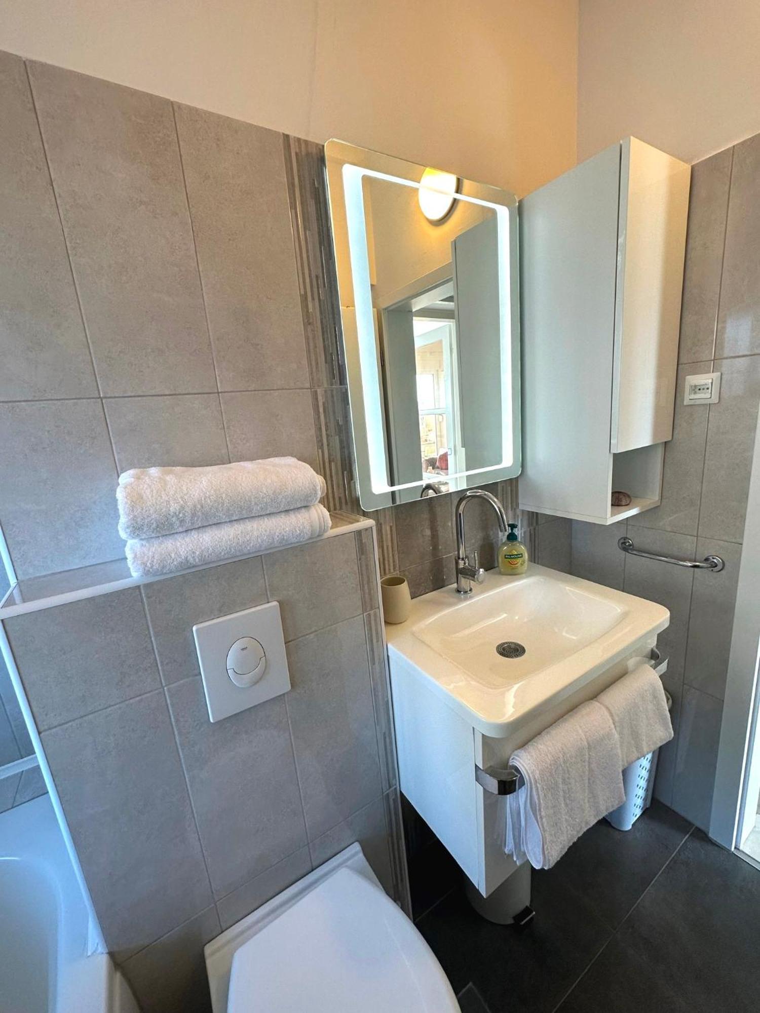 Spacious 3Bdr App In Center "Sunny Bayside" Zára Kültér fotó