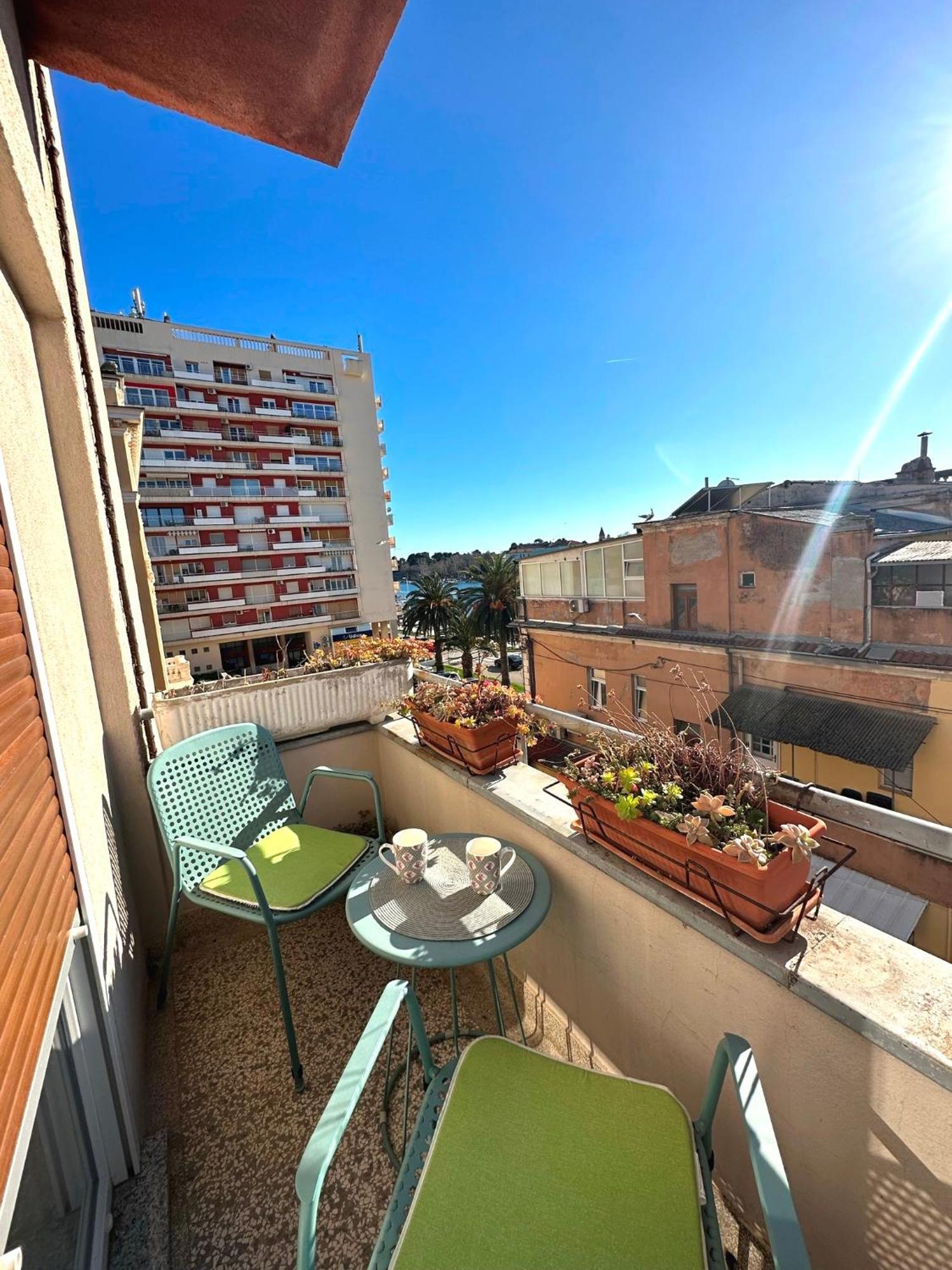 Spacious 3Bdr App In Center "Sunny Bayside" Zára Kültér fotó